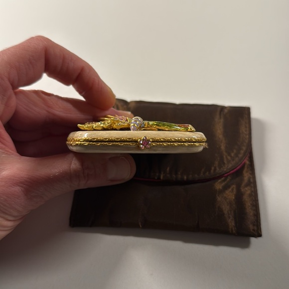 Jay Strongwater compact mirror. - Picture 5 of 6